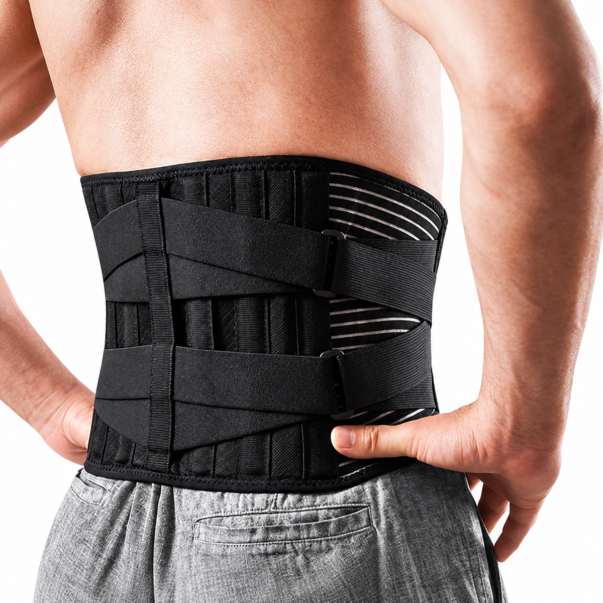 Détail de la ceinture lombaire noire portée, avec ses sangles visibles.