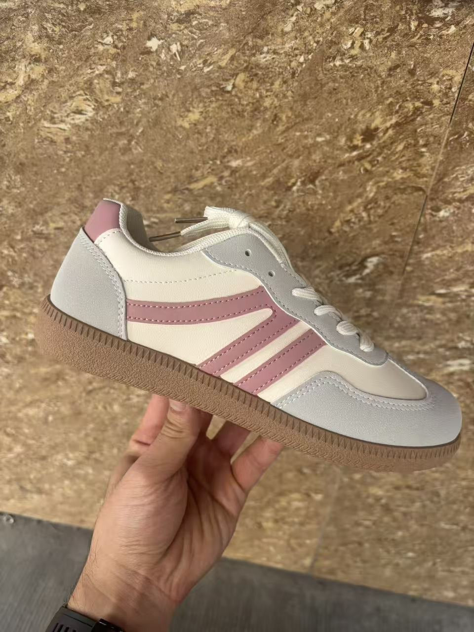 Baskets Femme à Lacets et Avant-Pied Arrondi — Gris et rose