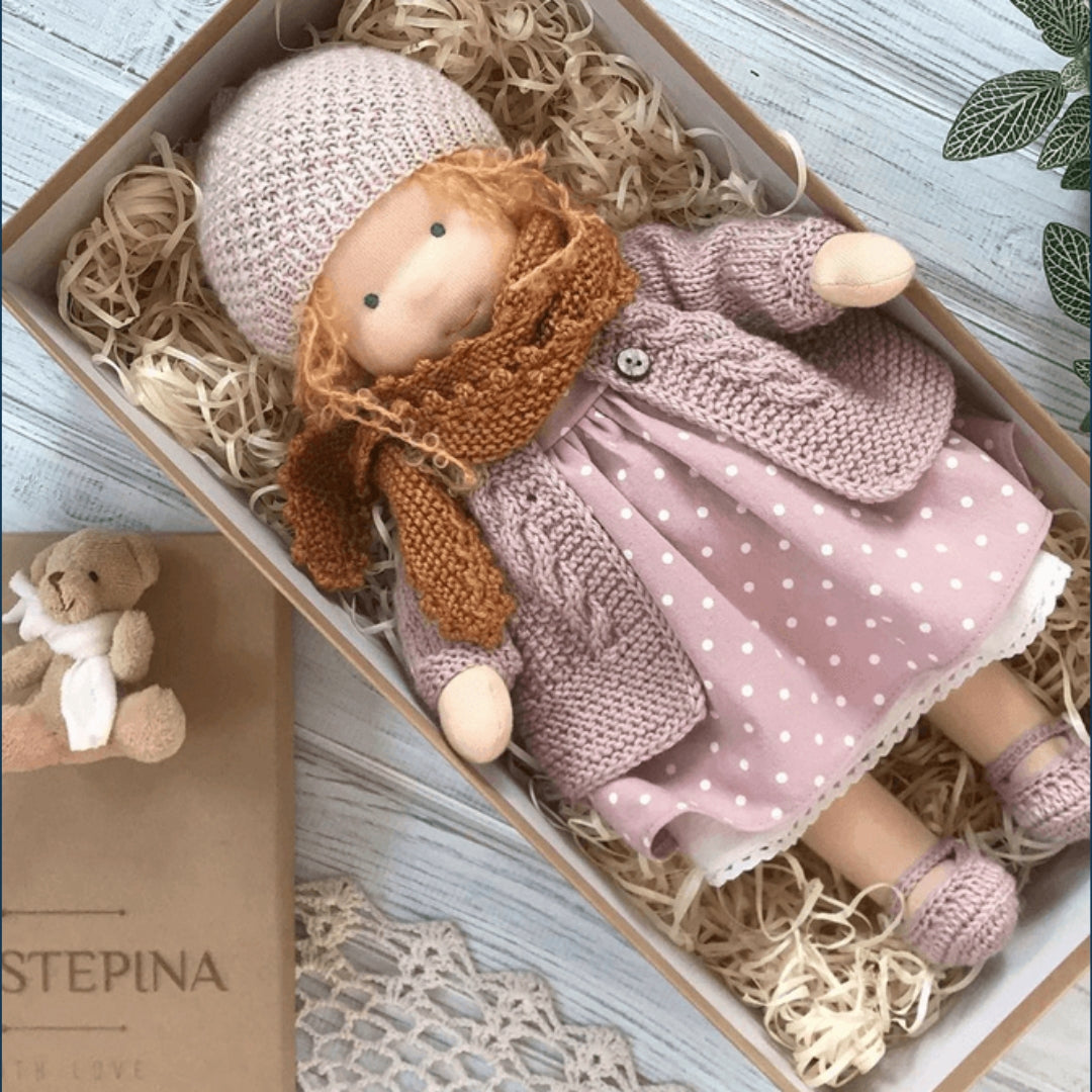 Elora – Poupée Waldorf en coton faite main, jouet créatif