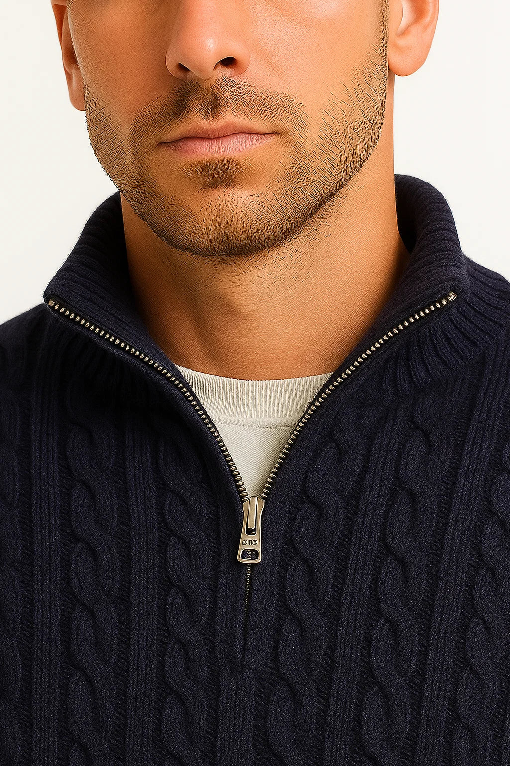 Pull Homme Torsadé à Col Camionneur Zippé — vue du modèle 7