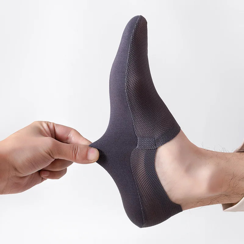 Chaussettes invisibles : Gris foncé.