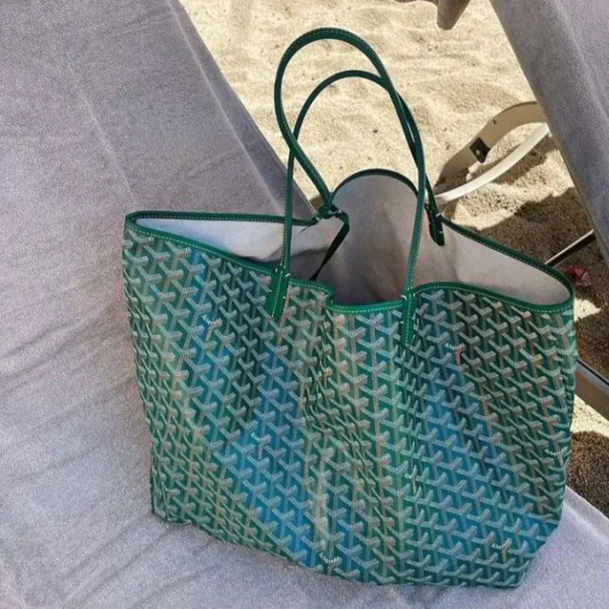 Grand Sac Cabas à Motif Géométrique et Anses Longues – Vert